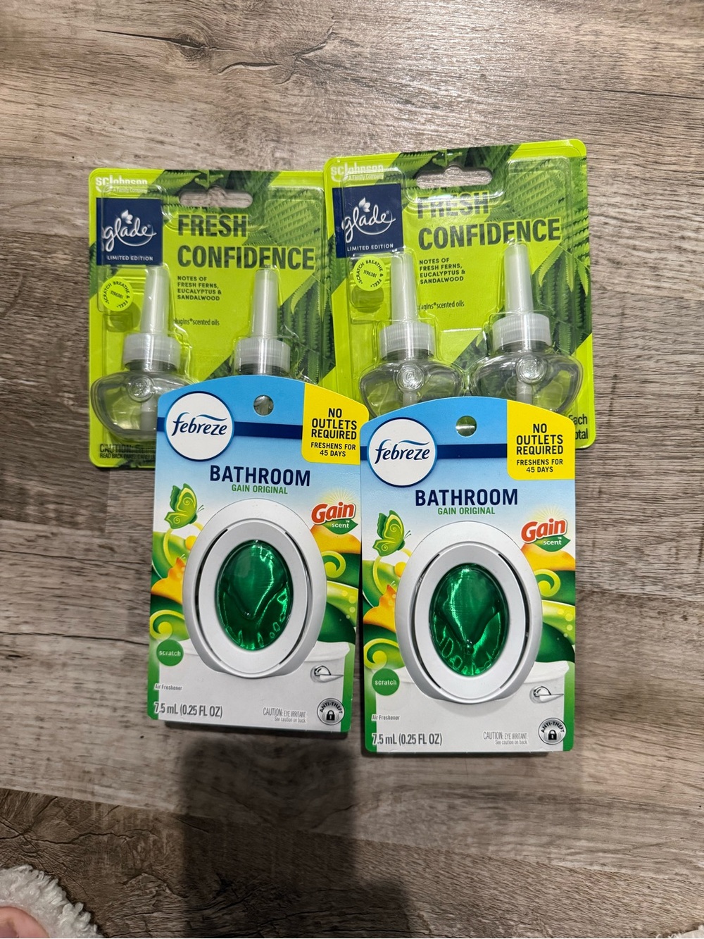 Febreze Bathroom Plug-In Refills with Green Gel (Set of 2)